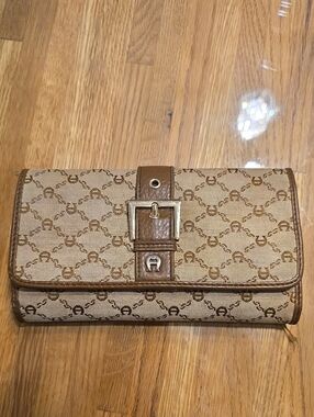 Etienne Aigner Classic Brown Monogram Clutch Wallet